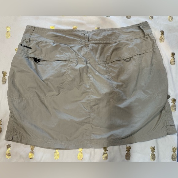Columbia Khaki Skort Size 12 EUC - Picture 2 of 16